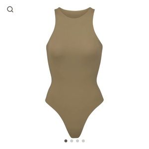 SKIMS FITS EVERYBODY HIGH NECK BODYSUIT